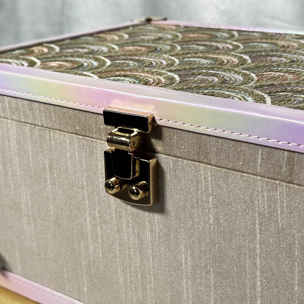 Scallop Design Vanity Case - Vanity Case - Viyaah Accessories - 1