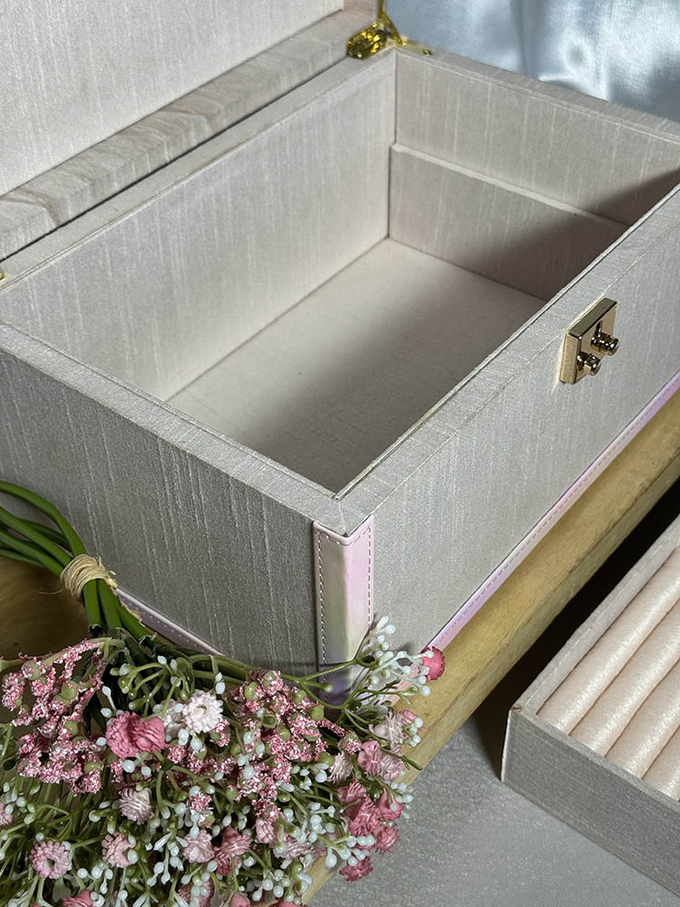 Scallop Design Vanity Case - Vanity Case - Viyaah Accessories - 5