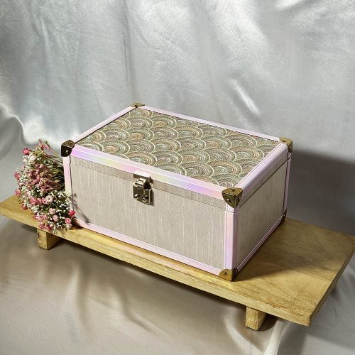 Scallop Design Vanity Case